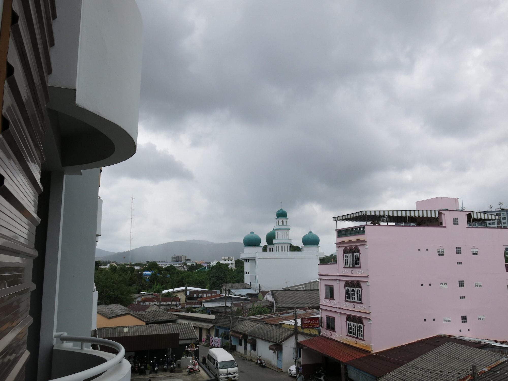 Rome Place Hotel Phuket Bagian luar foto