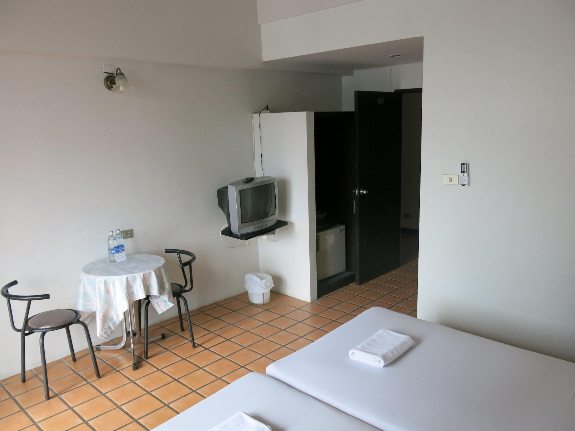 Rome Place Hotel Phuket Bagian luar foto
