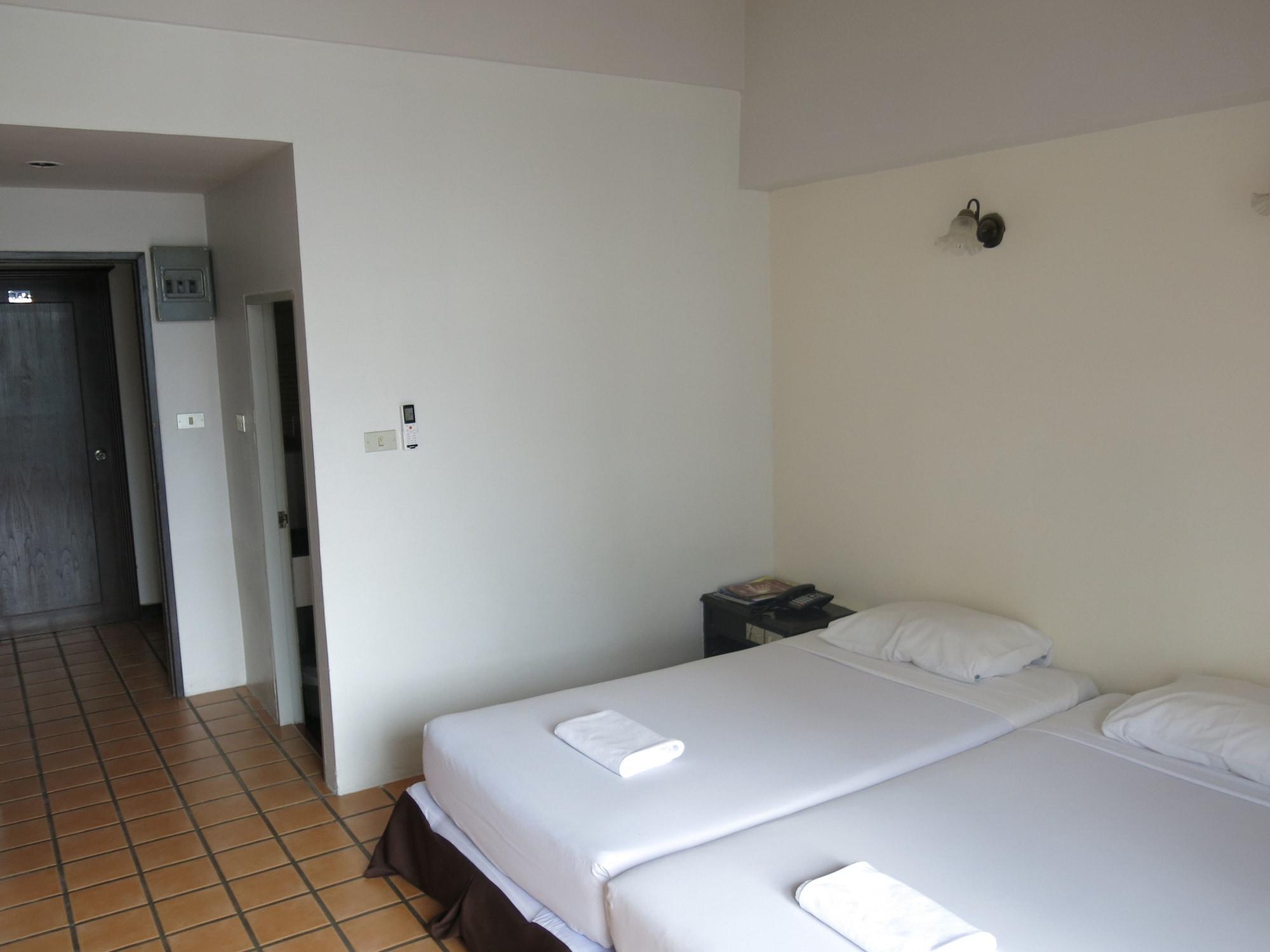 Rome Place Hotel Phuket Bagian luar foto