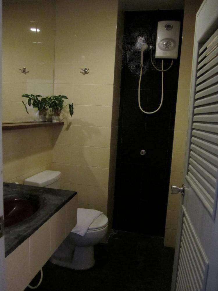 Rome Place Hotel Phuket Bagian luar foto
