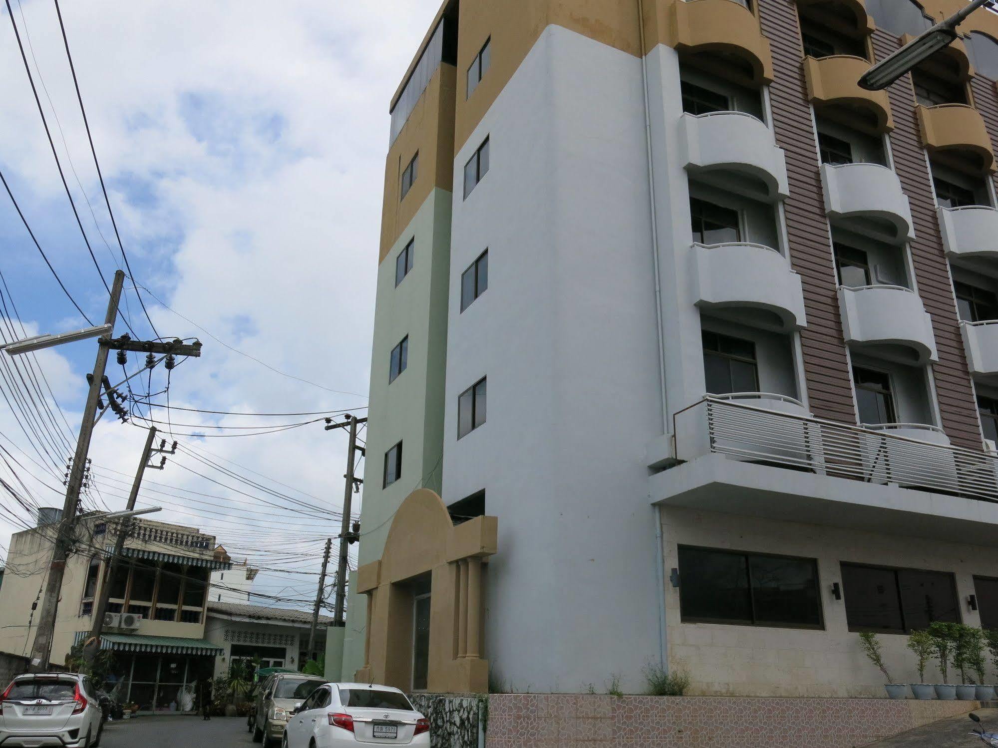 Rome Place Hotel Phuket Bagian luar foto