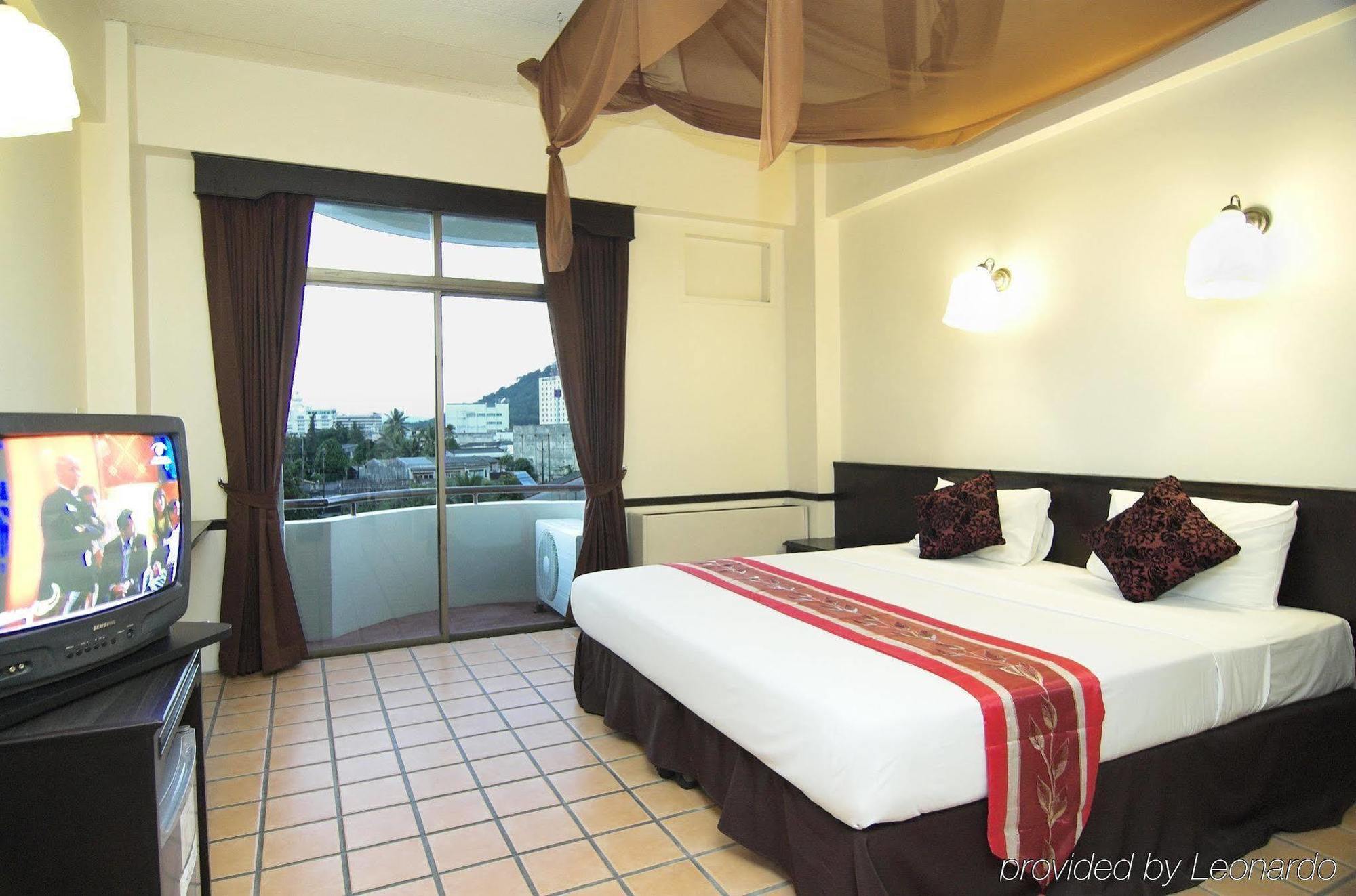 Rome Place Hotel Phuket Bagian luar foto