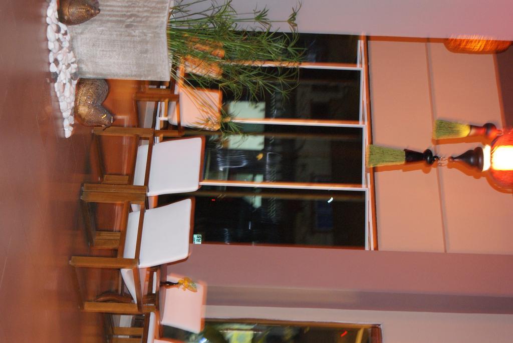 Rome Place Hotel Phuket Bagian luar foto
