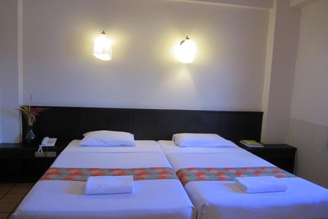 Rome Place Hotel Phuket Bagian luar foto