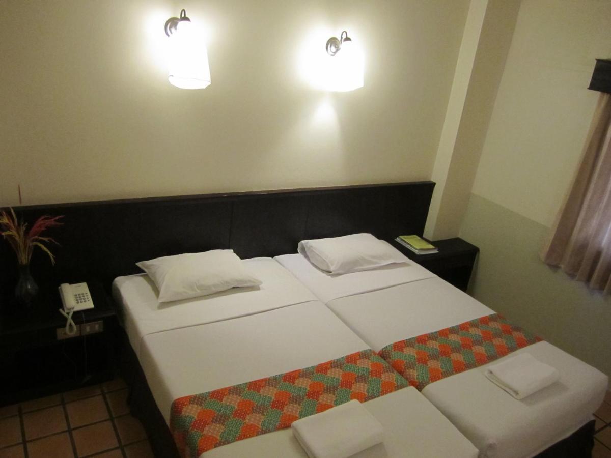 Rome Place Hotel Phuket Bagian luar foto